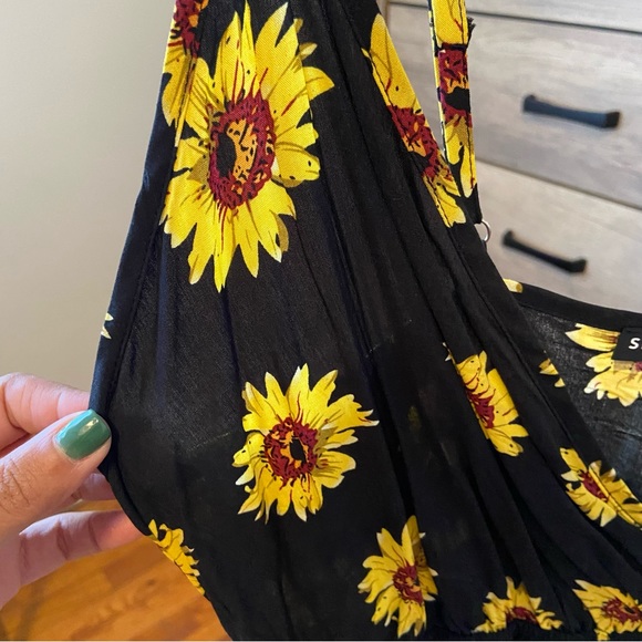 ADJUSTABLE Spaghetti strap short sunflowers, summer dress size large from SHEIN - Picture 6 of 6